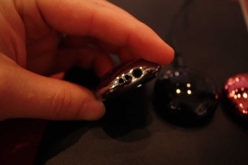 Illustration for article titled The Shiniest Pebble: Samsung's S2 MP3 Player